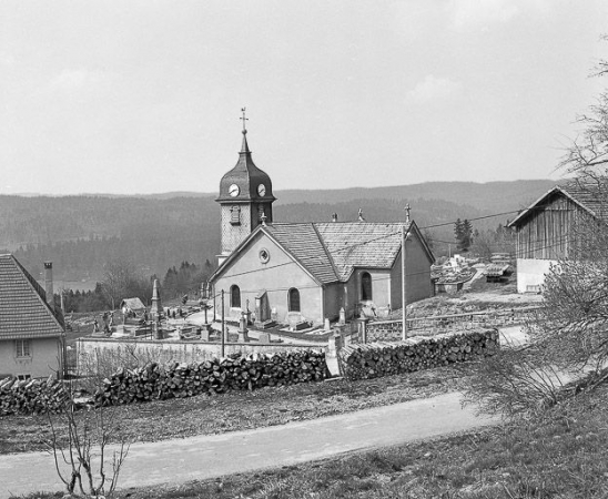 Vue d'ensemble éloignée. © Région Bourgogne-Franche-Comté, Inventaire du patrimoine