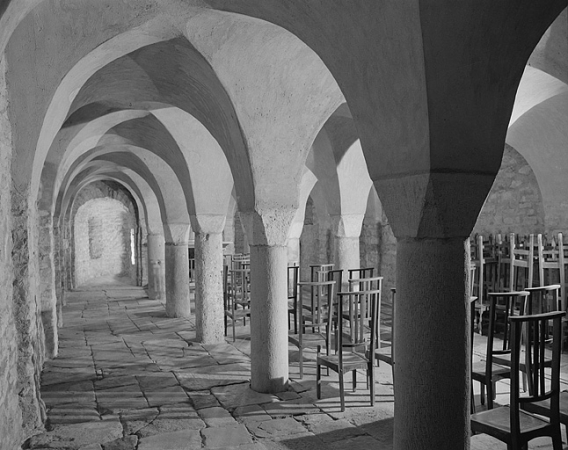 Eglise Saint-Désiré. Crypte, vaisseau latéral nord. © Région Bourgogne-Franche-Comté, Inventaire du patrimoine