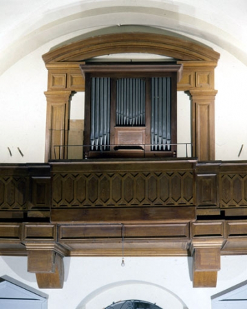 Vue générale de face en contre-plongée. © Région Bourgogne-Franche-Comté, Inventaire du patrimoine