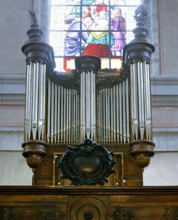 Vue générale de face en contre-plongée. © Région Bourgogne-Franche-Comté, Inventaire du patrimoine