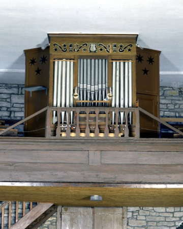 Orgue de choeur, vue de face en contre-plongée. © Région Bourgogne-Franche-Comté, Inventaire du patrimoine