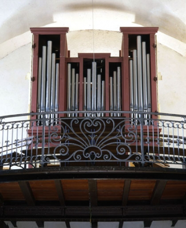 Orgue de choeur, vu de face en contre-plongée. © Région Bourgogne-Franche-Comté, Inventaire du patrimoine