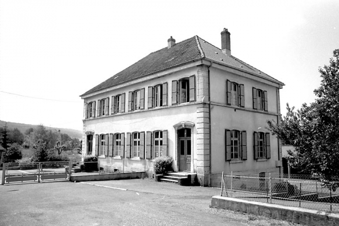 Vue d'ensemble de trois quarts droit. © Région Bourgogne-Franche-Comté, Inventaire du patrimoine