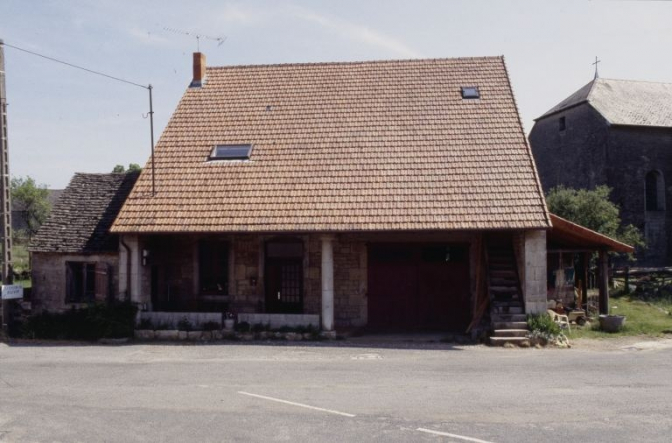 Façade antérieure vue de face. © Région Bourgogne-Franche-Comté, Inventaire du patrimoine