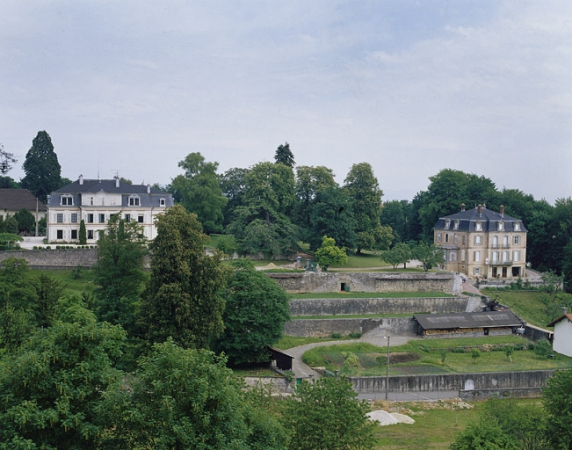 Vue d'ensemble depuis le sud (à droite). © Région Bourgogne-Franche-Comté, Inventaire du patrimoine