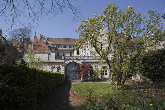 Vue du jardin depuis le fond de la parcelle. © Région Bourgogne-Franche-Comté, Inventaire du patrimoine