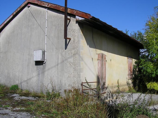 Pignon et façade antérieure vus de trois quarts. © Région Bourgogne-Franche-Comté, Inventaire du patrimoine