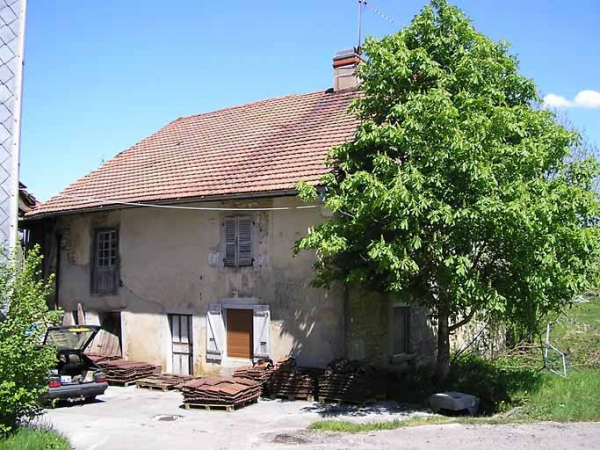 Façade postérieure vue de trois quarts. © Région Bourgogne-Franche-Comté, Inventaire du patrimoine