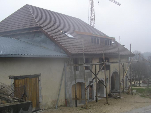 Vue de trois quarts sur façade antérieure. © Région Bourgogne-Franche-Comté, Inventaire du patrimoine