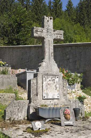 Vue générale de la stèle. © Région Bourgogne-Franche-Comté, Inventaire du patrimoine