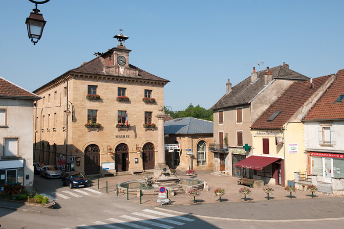 Vue générale de trois quart gauche. © Région Bourgogne-Franche-Comté, Inventaire du patrimoine