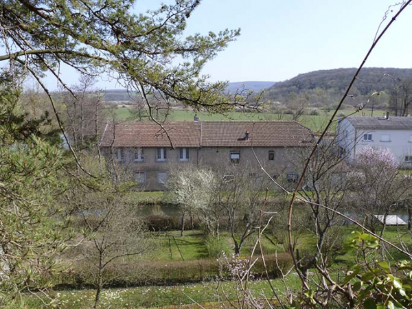 Vue générale des deux bâtiments, depuis l'ouest. © Région Bourgogne-Franche-Comté, Inventaire du patrimoine