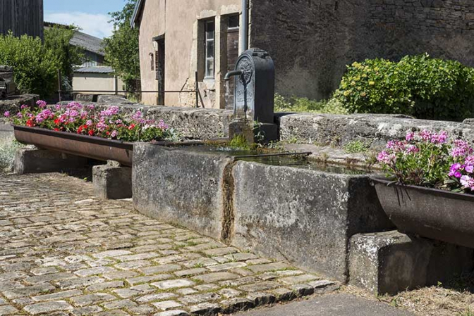 borne fontaine © Région Bourgogne-Franche-Comté, Inventaire du patrimoine