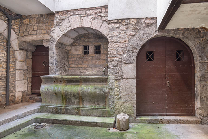 bassin de fontaine © Région Bourgogne-Franche-Comté, Inventaire du patrimoine