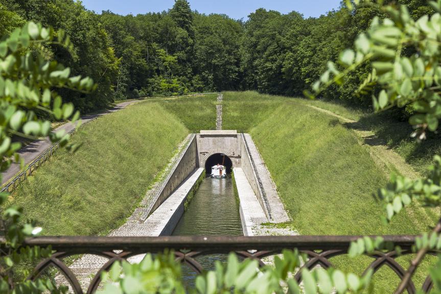 Entrée du tunnel de Savoyeux (70) - Val de Sâone © phot. S. Dourlot / Région Bourgogne-Franche-Comté, Inventaire du patrimoine