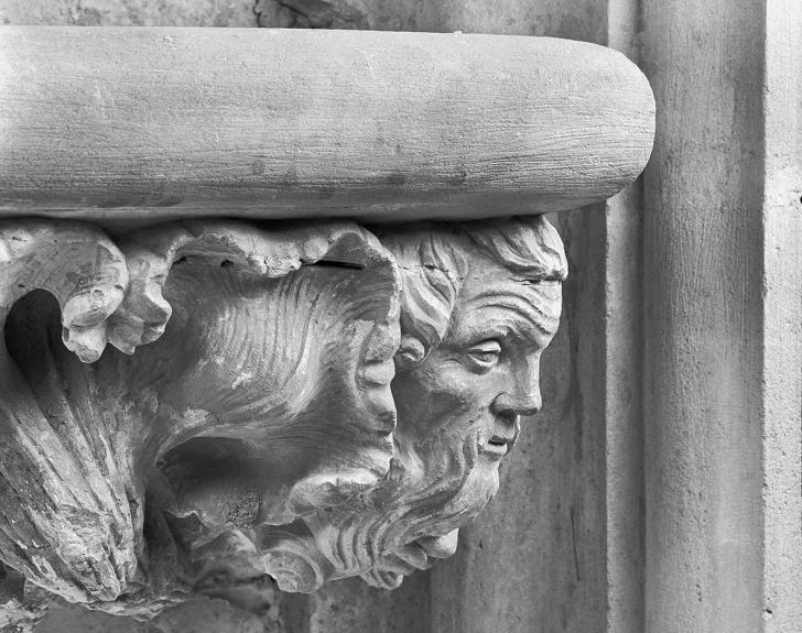 Console d’architecture, abbaye Saint-Pierre - Baume les Messieurs (39) © phot. J. Mongreville / Région Bourgogne-Franche-Comté, Inventaire du patrimoine, 1990