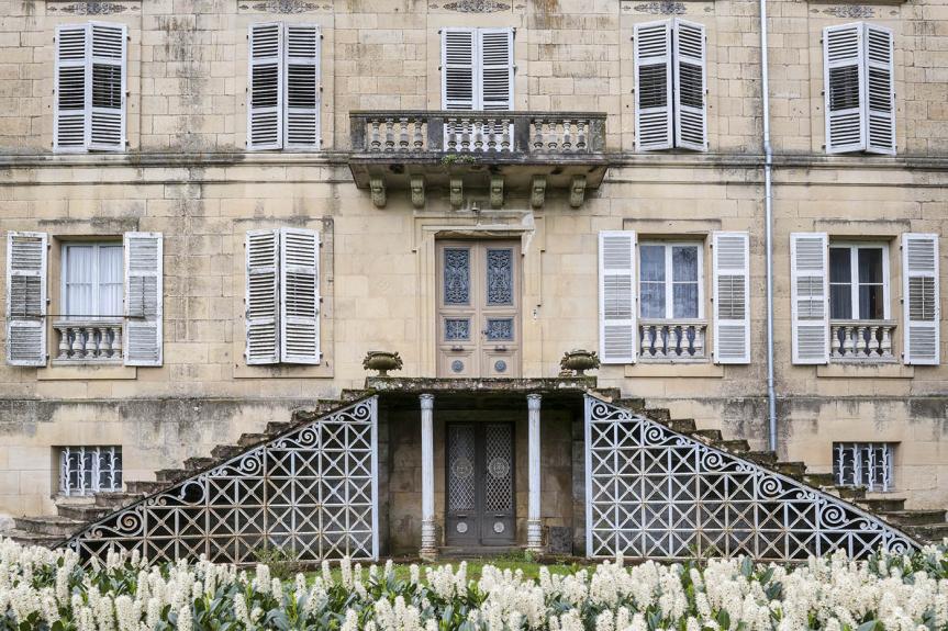 Château de Montureux-les-Baulay (70) : escalier de la façade nord © phot. J. Mongreville / Région Bourgogne-Franche-Comté, Inventaire du patrimoine, 2019