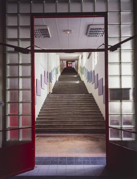 Escalier monumental du lycée Victor Bérard de Morez (39) © phot. Y. Sancey / Région Bourgogne-Franche-Comté, Inventaire du patrimoine, 2003