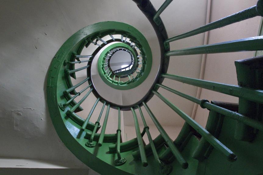 Besançon (25) : l’escalier en vis d’une maison © phot. Y. Sancey / Région Bourgogne-Franche-Comté, Inventaire du patrimoine, 2011