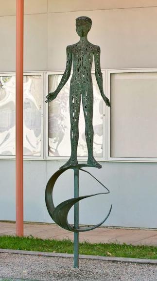 Chalon-sur-Saône (71), lycée Nicéphore Niepce : statue « Le Petit Prince » du sculpteur Robert Rigot © phot. J-L. Duthu / Région Bourgogne-Franche-Comté, Inventaire du patrimoine, 2009
