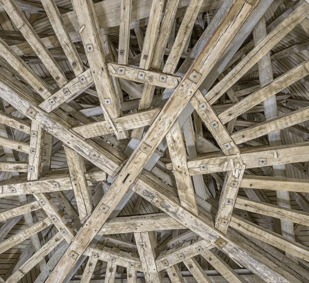 Combles au-dessus du grand logis, tour sud-ouest du château fort de Châteauneuf (21) © phot. T. Kuntz / Région Bourgogne-Franche-Comté, Inventaire du patrimoine, 2014