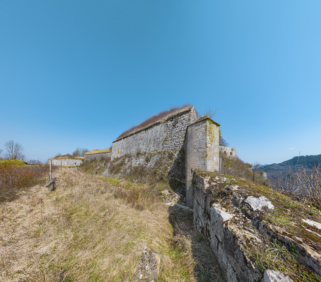 Remparts (angle sud-est) © phot. T. Kuntz / Région Bourgogne-Franche-Comté, Inventaire du patrimoine, 2022