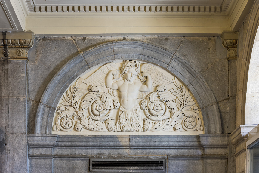 Bas-relief du vestibule du théâtre de Dijon (21) © phot. P.-M. Barbe-Richaud, Région Bourgogne-Franche-Comté, Inventaire du patrimoine, 2022