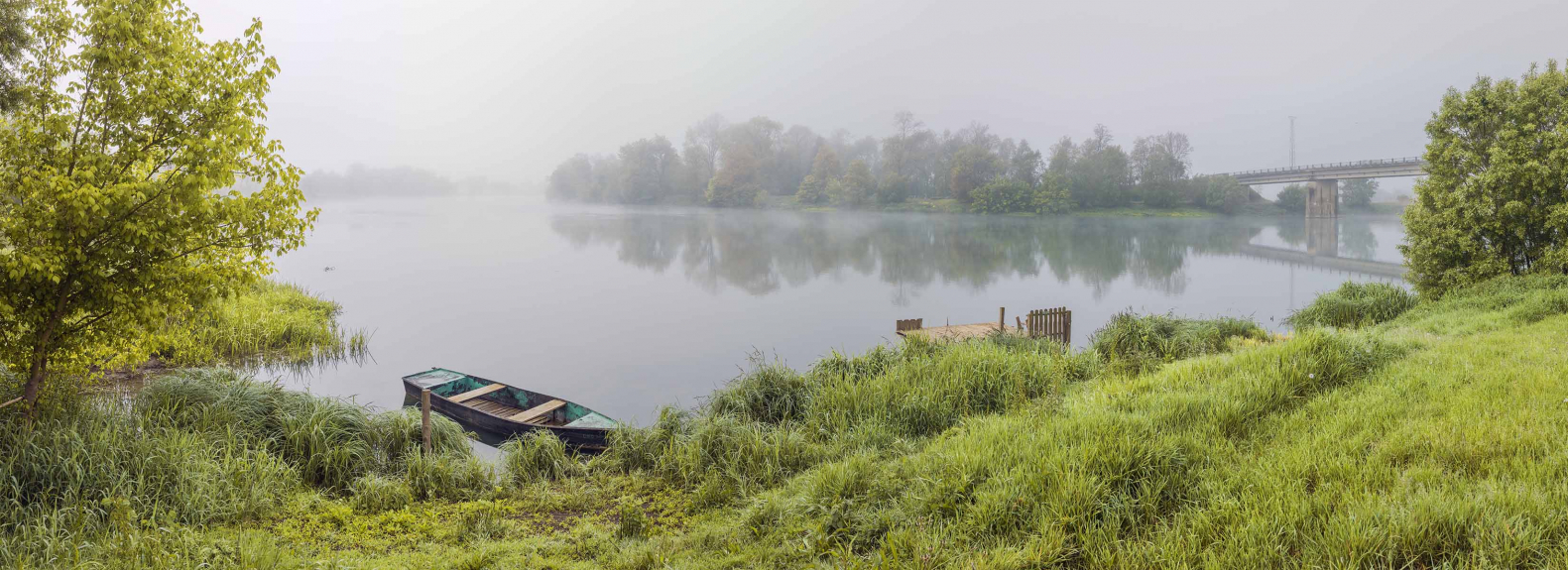 Paysage de brume au niveau de l'ancien bac et du port de Charrey (21) © phot. T. Kuntz, Région Bourgogne-Franche-Comté, Inventaire du patrimoine, 2017