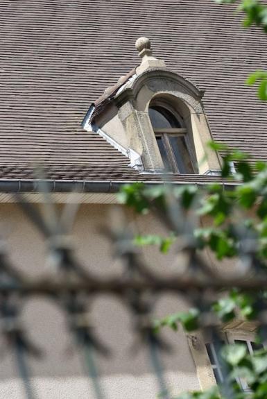 Façade sur cour de l'aile gauche : lucarne. © Région Bourgogne-Franche-Comté, Inventaire du patrimoine