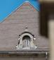 Façade sur cour de l'aile gauche : lucarne. © Région Bourgogne-Franche-Comté, Inventaire du patrimoine