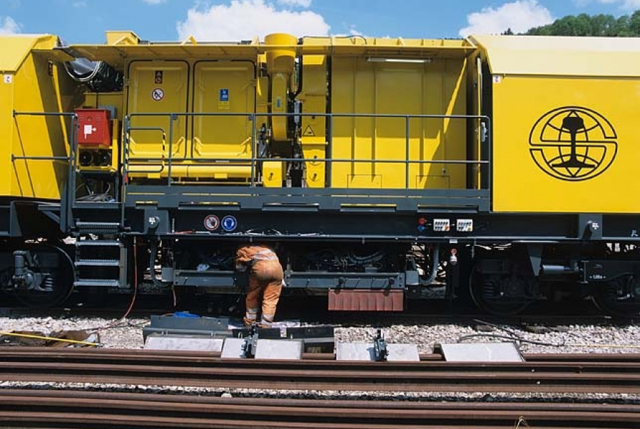 Voie ferrée Andelot-La Cluse (39) : maintenance sur un wagon du train de meulage © phot. Y. Sancey / Région Bourgogne-Franche-Comté, Inventaire du patrimoine, 200