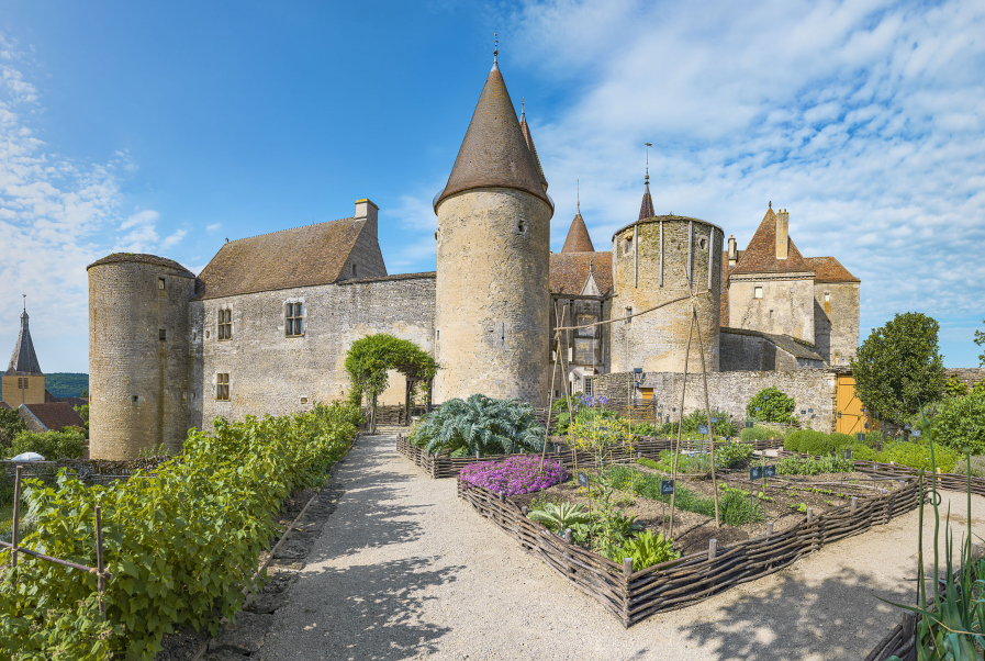 Châteauneuf (21) : le château et son potager © phot. T. Kuntz / Région Bourgogne-Franche-Comté, Inventaire du patrimoine, 2022