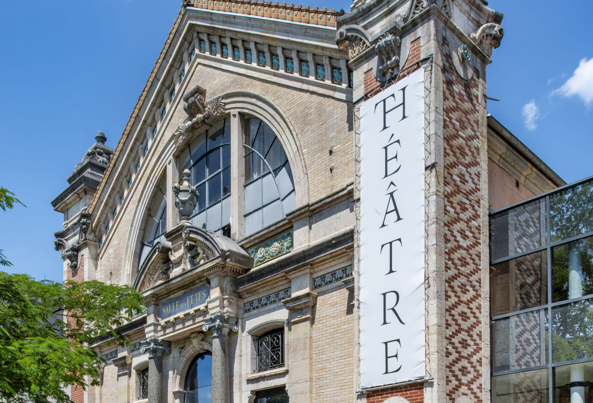 Façade de l’ancienne salle des fêtes du casino de Besançon. © Jérôme Mongreville, Région Bourgogne-Franche-Comté - Inventaire et Patrimoine, 2023