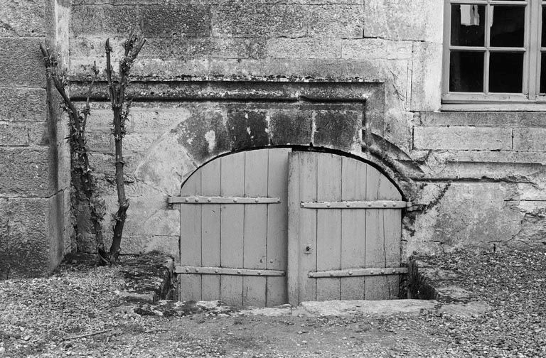  château fort © Michel Thierry / Région Bourgogne-Franche-Comté, Inventaire du patrimoine - 1969
