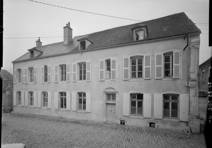 Façade sur la Petite Rue. © Michel Thierry / Région Bourgogne-Franche-Comté, Inventaire du patrimoine - 1970