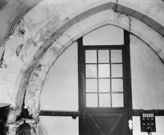 Arc situé entre le choeur et la sacristie. © non renseigné / Région Bourgogne-Franche-Comté, Inventaire du patrimoine - 1972