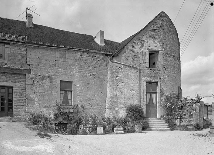  château © Michel Thierry / Région Bourgogne-Franche-Comté, Inventaire du patrimoine - 1974