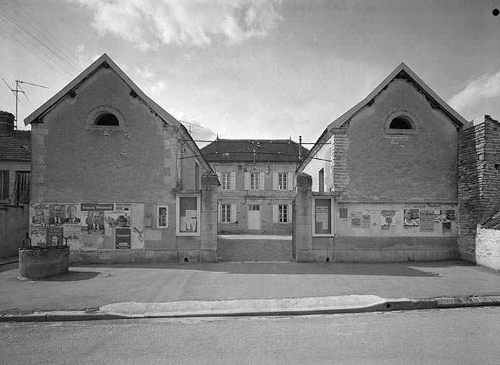  mairie école © Michel Thierry / Région Bourgogne-Franche-Comté, Inventaire du patrimoine - 1974