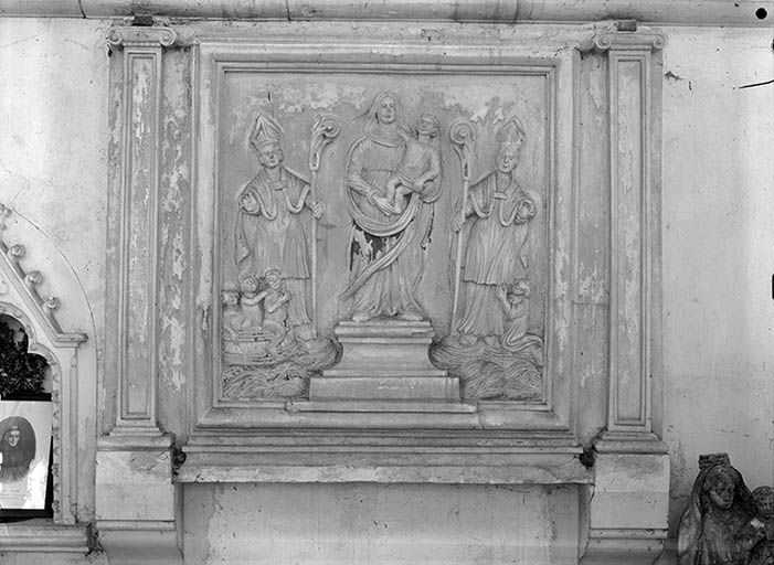  bas-relief © Michel Thierry / Région Bourgogne-Franche-Comté, Inventaire du patrimoine - 1974
