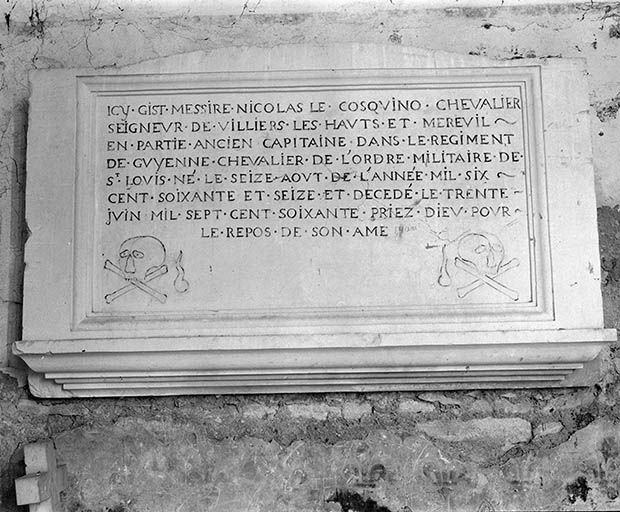  plaque funéraire © Michel Rosso / Région Bourgogne-Franche-Comté, Inventaire du patrimoine - 1974