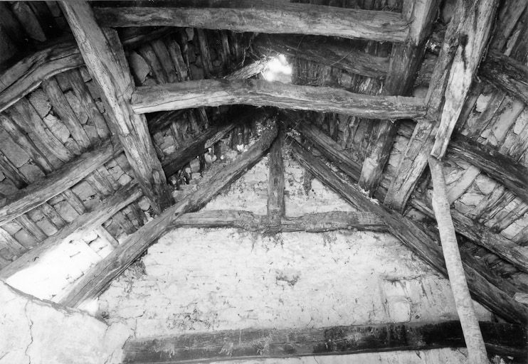 Charpente de la chapelle en 1975. © Michel Thierry / Région Bourgogne-Franche-Comté, Inventaire du patrimoine - 1975