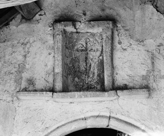 Niche au-dessus du portail, sous le porche. © Michel Thierry / Région Bourgogne-Franche-Comté, Inventaire du patrimoine - 1978