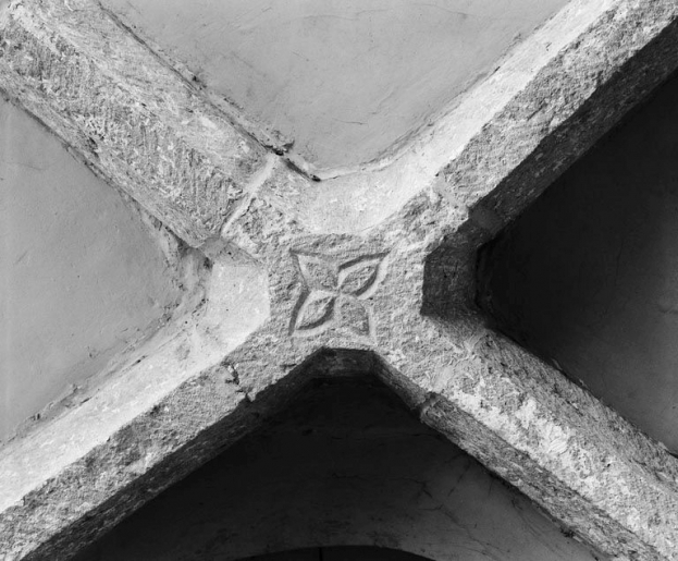 Travée sous clocher : clef de voûte. © Michel Thierry / Région Bourgogne-Franche-Comté, Inventaire du patrimoine - 1978