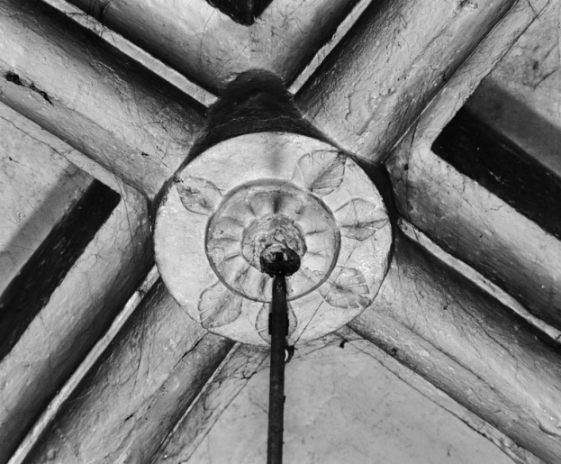 Chapelle droite : clef de voûte. © Michel Thierry / Région Bourgogne-Franche-Comté, Inventaire du patrimoine - 1978