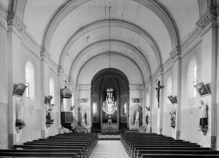 Vue d'ensemble de l'intérieur, depuis l'entrée. © Michel Thierry / Région Bourgogne-Franche-Comté, Inventaire du patrimoine - 1978