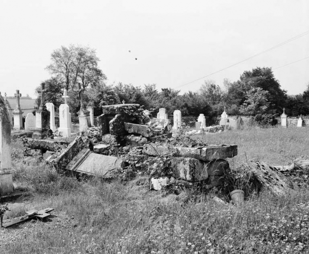 Eléments de l'autel. © Michel Thierry / Région Bourgogne-Franche-Comté, Inventaire du patrimoine - 1978