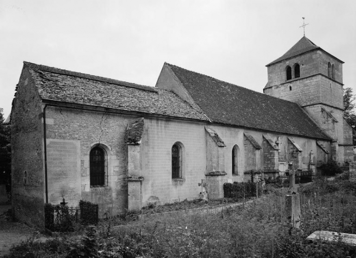 Chevet et élévation gauche. © Michel Thierry / Région Bourgogne-Franche-Comté, Inventaire du patrimoine - 1978