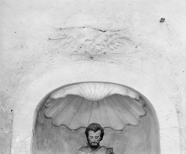 Détail de la niche dans le mur droit de la nef. © Michel Rosso / Région Bourgogne-Franche-Comté, Inventaire du patrimoine - 1978