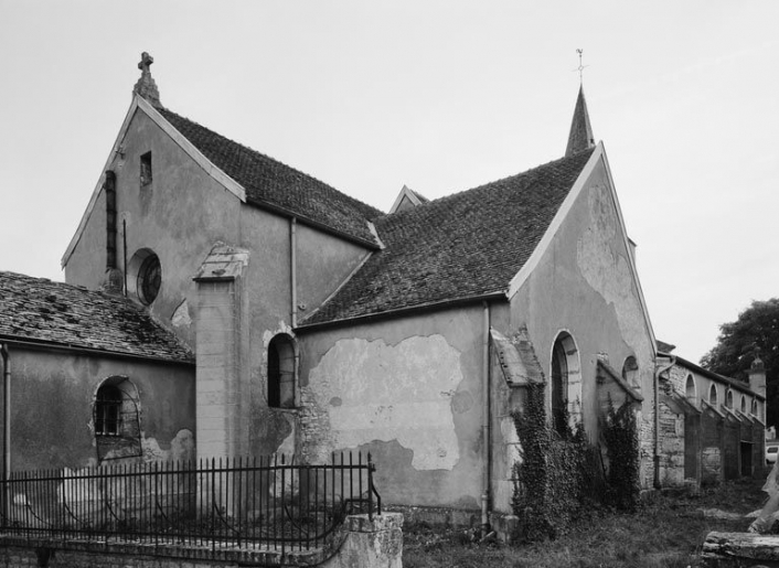 Chevet et élévation gauche. © Michel Rosso / Région Bourgogne-Franche-Comté, Inventaire du patrimoine - 1978