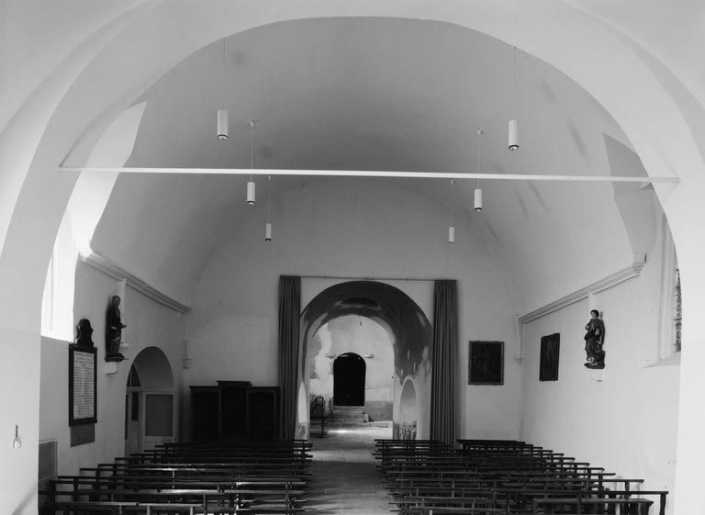 Vue de la partie antérieure du choeur, depuis le choeur liturgique. © Michel Rosso / Région Bourgogne-Franche-Comté, Inventaire du patrimoine - 1979